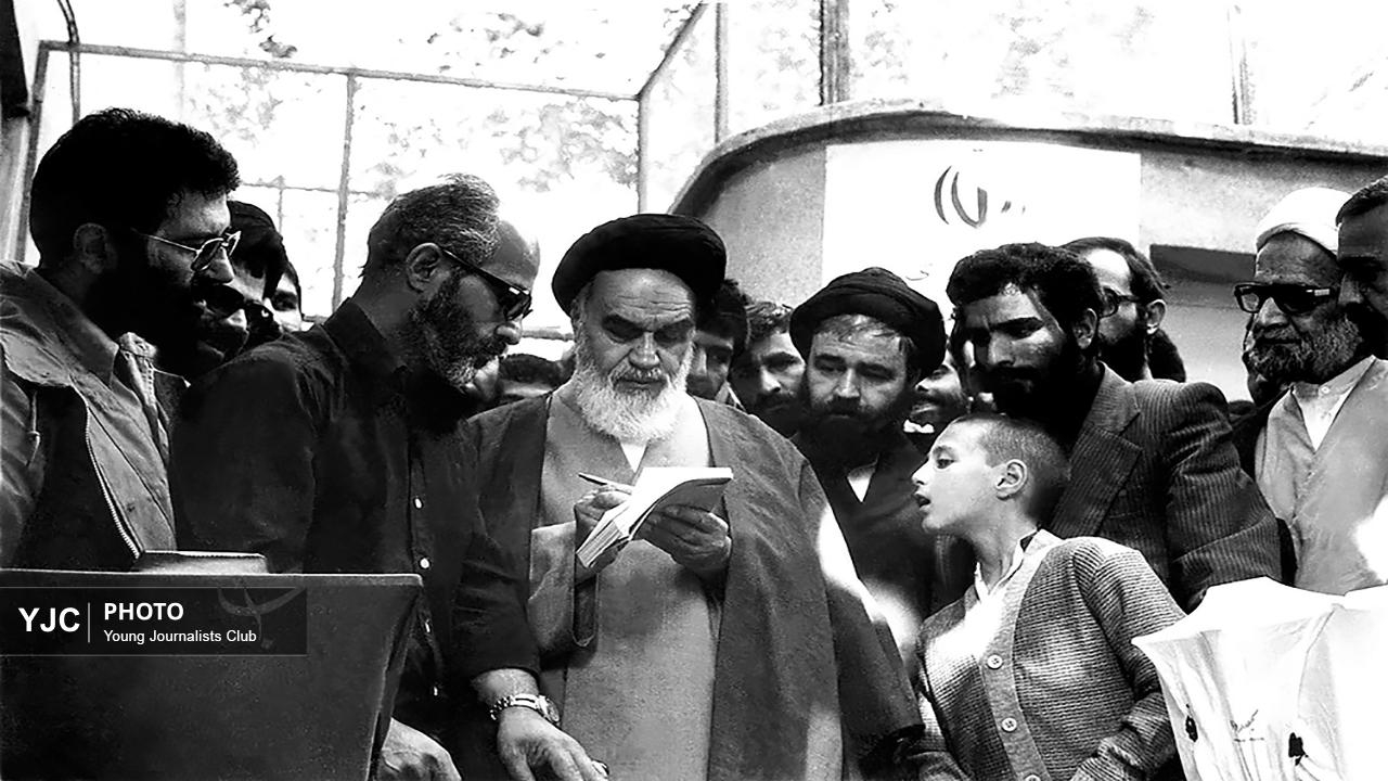 عکسهای تاریخی حضرت امام خمینی (ره) به مناسبت سالروز رحلت رهبر کبیر انقلاب اسلامی _ ۴