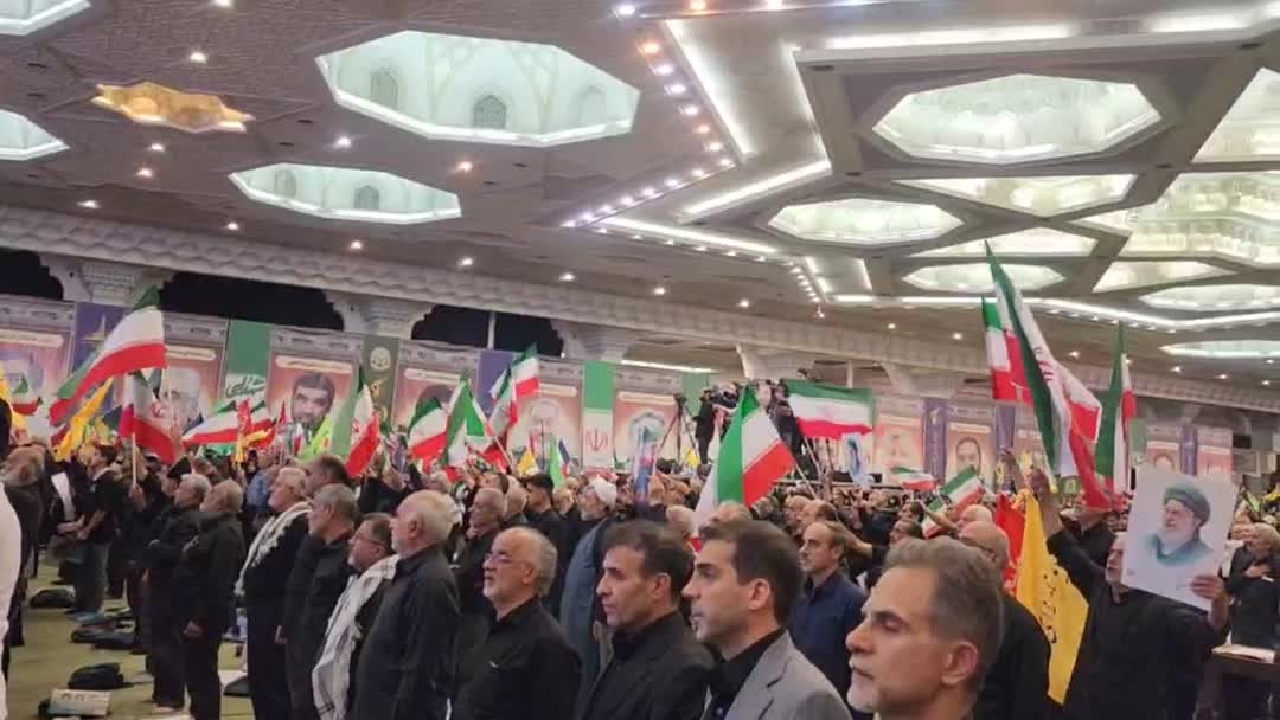 برگزاری بزرگداشت شهدای اقتداری ایران در جنگ تحمیلی ۱۲ روزه + فیلم