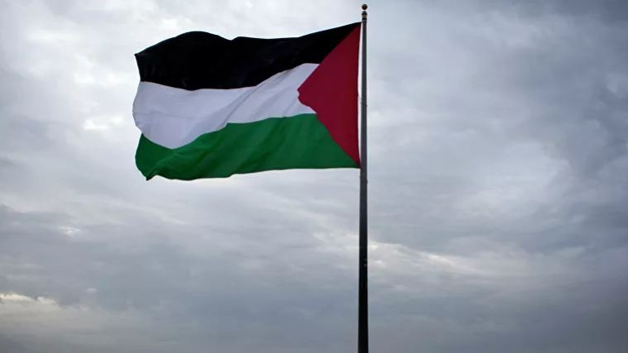 ترک مراسم فارغ‌التحصیلی با شعار «فلسطین را آزاد کنید» در دانشگاه اسکاتلند + فیلم