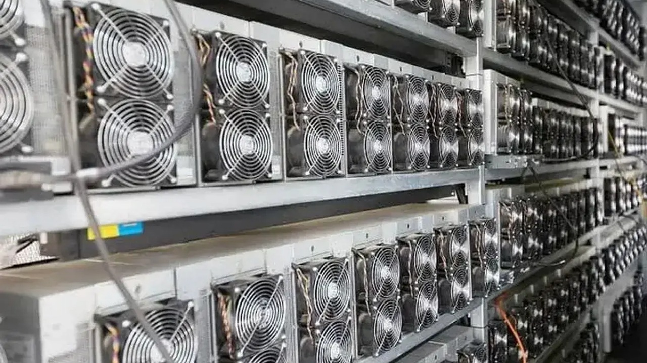 فعالیت ۱۳ میلیون ایرانی در حوزه استخراج غیرمجاز رمزارز + فیلم