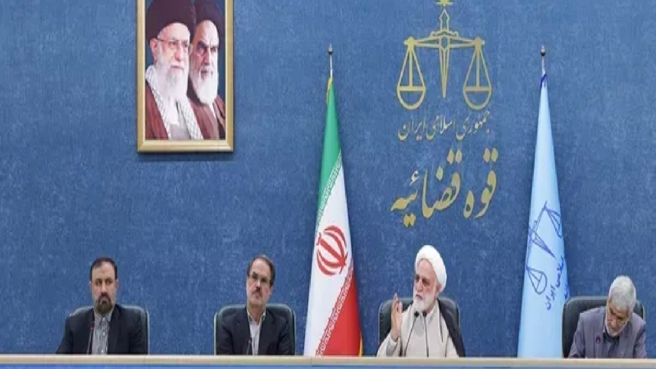 رئیس قوه قضاییه:طرفدار پروپاقرص برگزاری دادگاههای علنی هستم