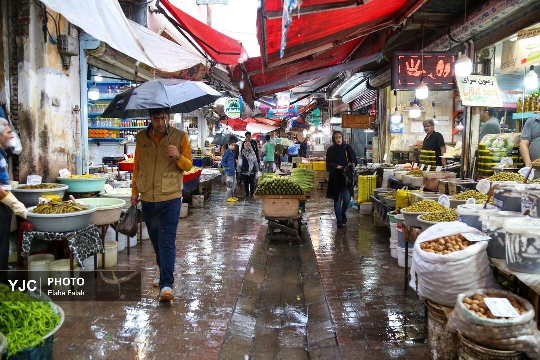 بدرقه ی تابستان با بارش باران در رشت