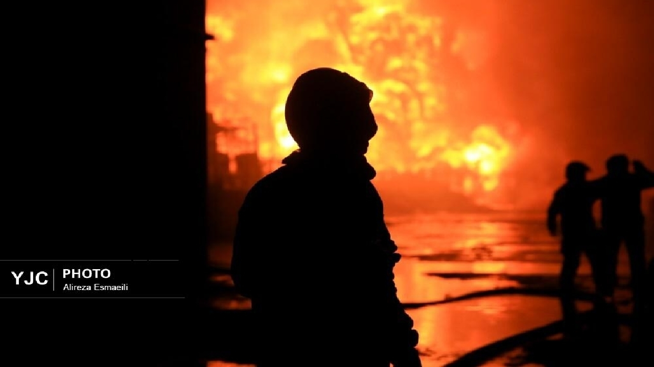 آتش‌سوزی نمای کامپوزیت یک مرکز درمانی در خیابان شریعتی مهار شد