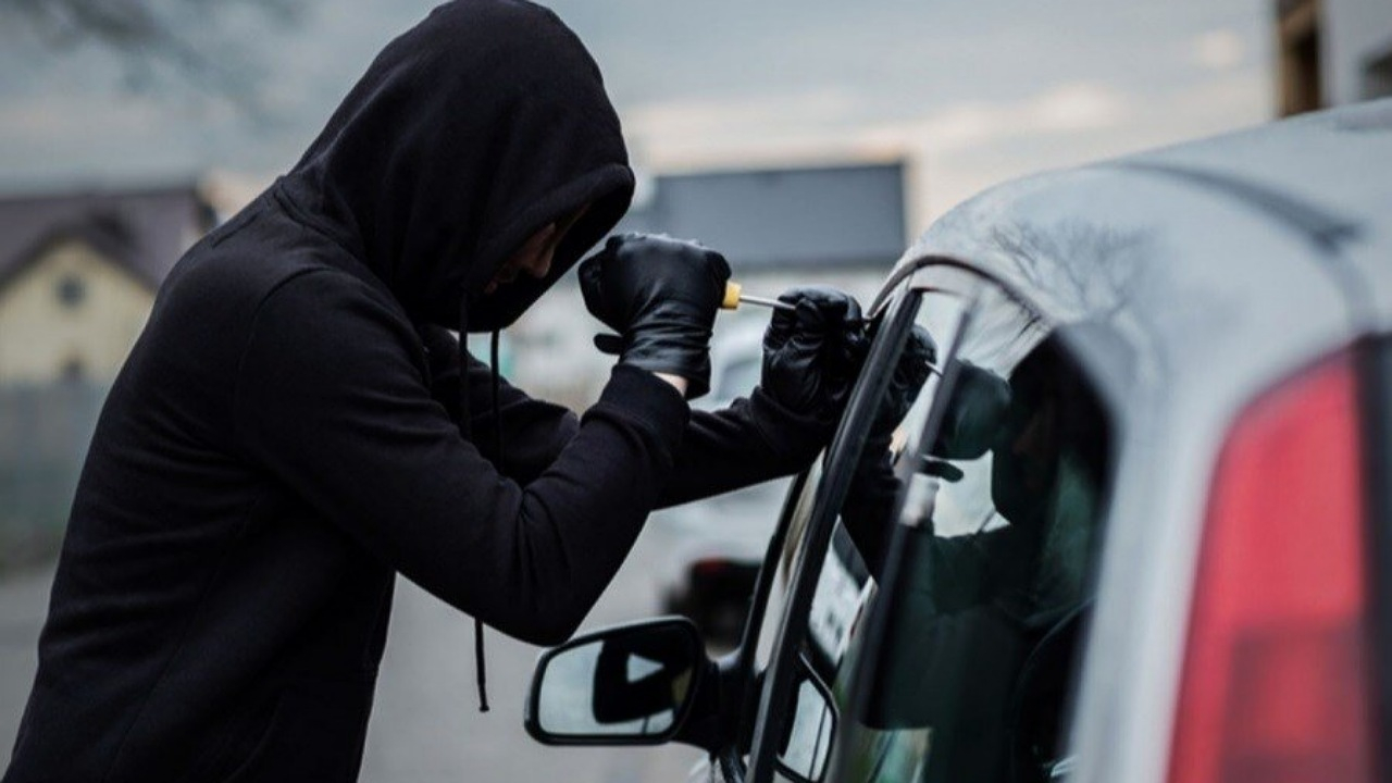 توصیه دادگستری تهران به شهروندان برای سختتر کردن سرقت خودرو + فیلم