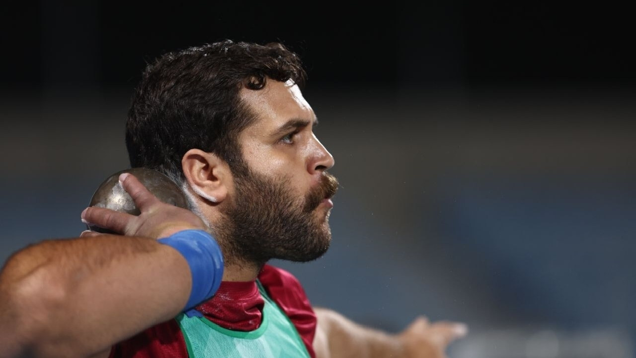 طیبی به مدال نقره پرتاب وزنه رسید؛ فاصله ۴ سانتیمتری با طلا