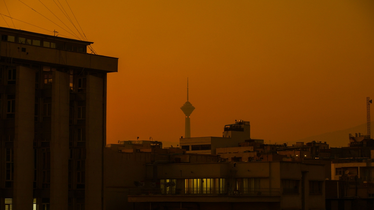 هوای تهران همچنان قرمز است