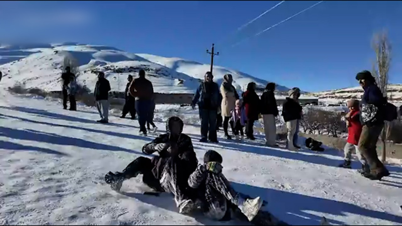 جشن برفی مردم سنندج در آبیدر + فیلم