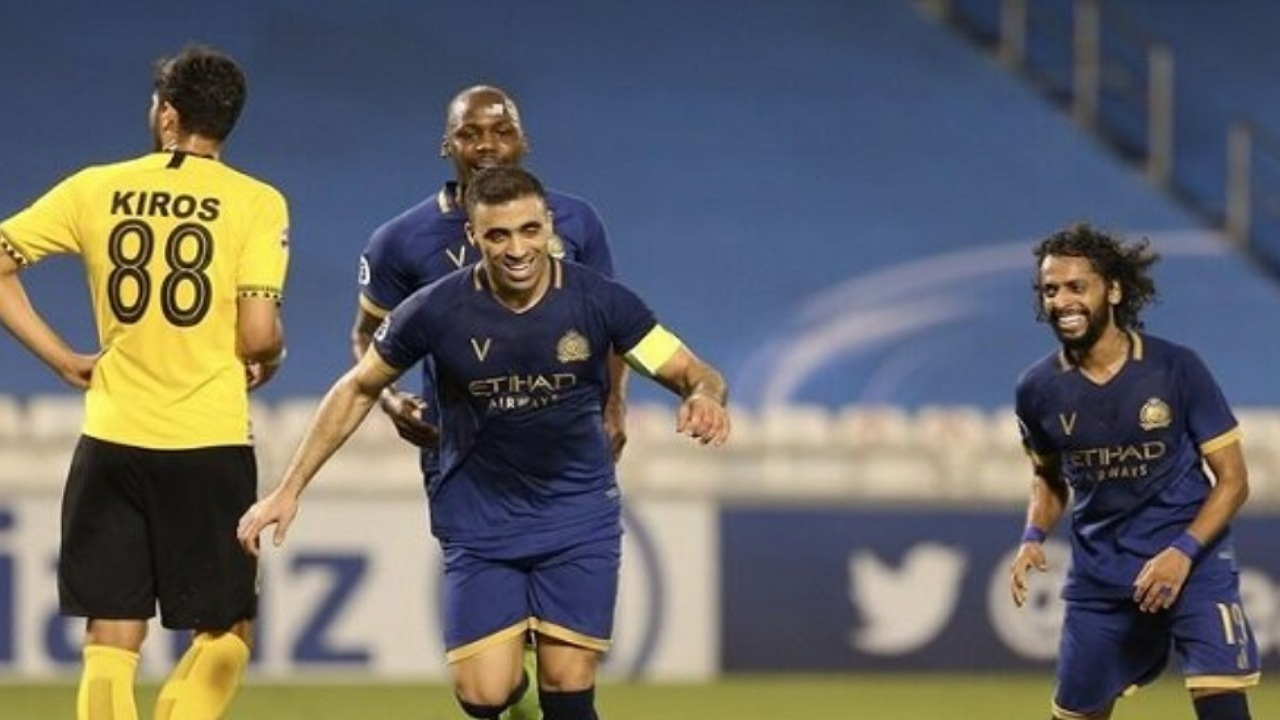 مهاجم معروف اعراب فوتبال عربستان را با پیراهن الهلال دور زد!