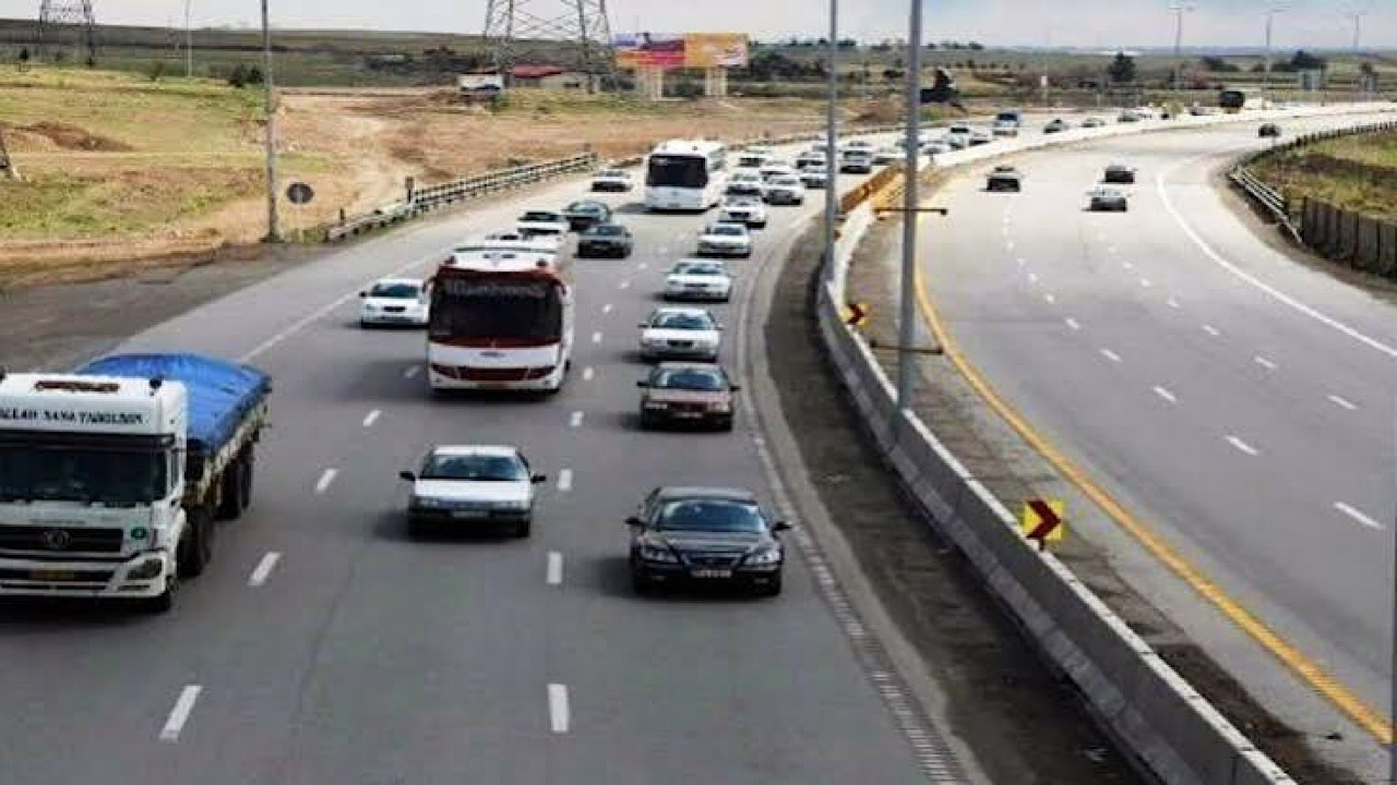 محورهای شمالی و جادههای مرزی بدون گره ترافیکی/ یک محور شریانی همچنان مسدود است