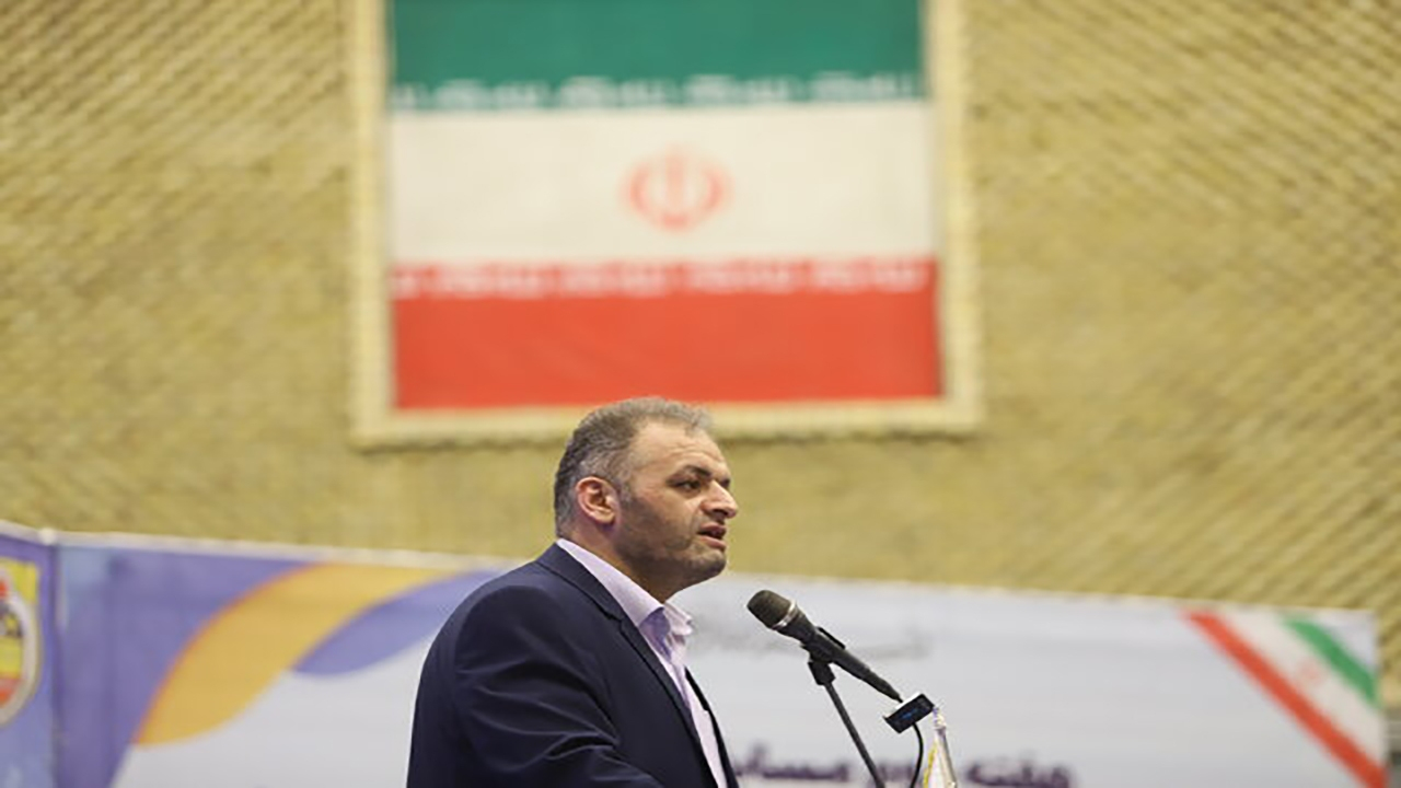 انوشیروانی: دستمان در فوق سنگین پر است/ به من توهین کردند، اما به دل نمیگیرم