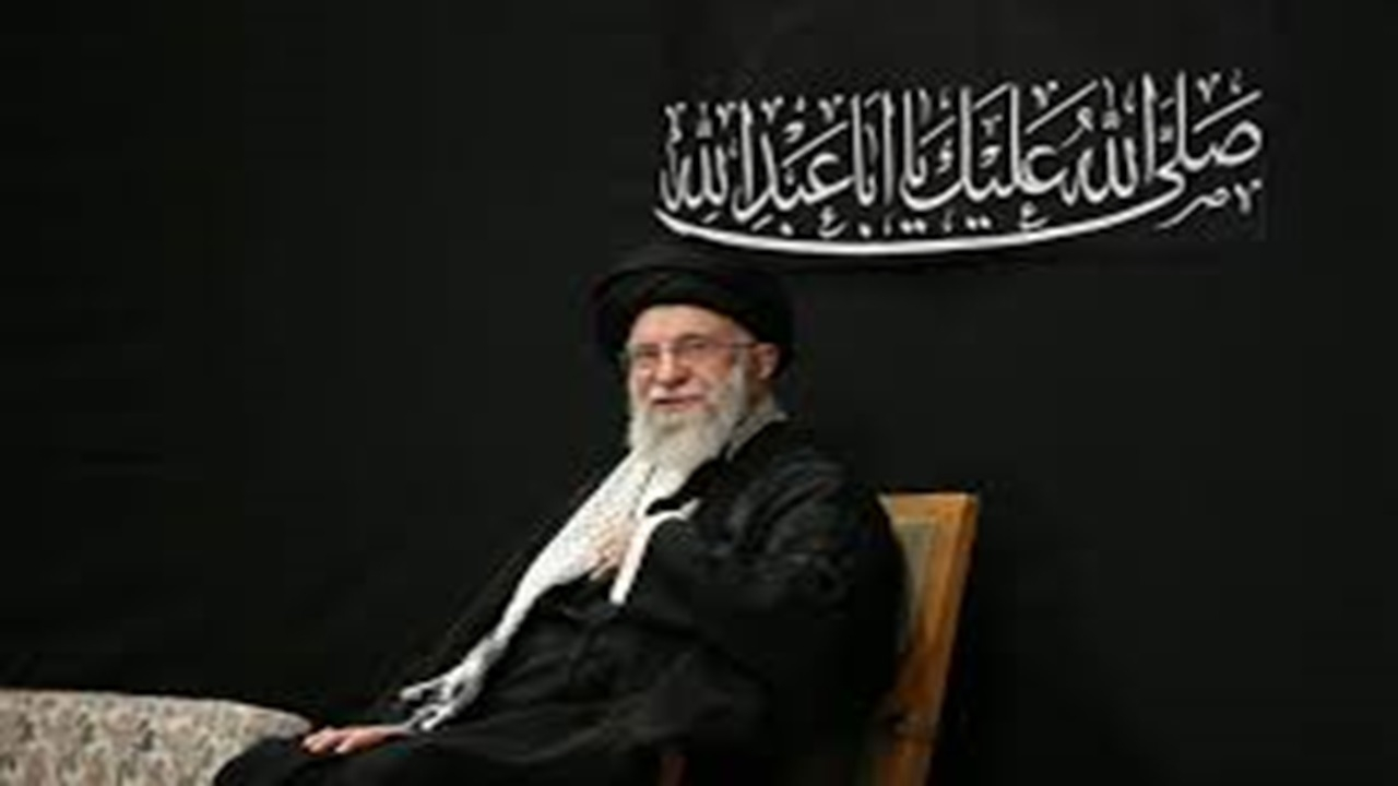بازتاب گسترده حضور رهبر انقلاب در حسینیه امام خمینی (ره) + فیلم