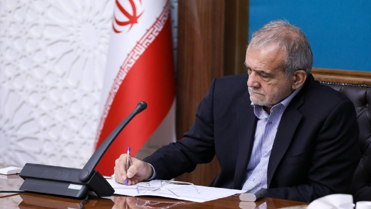 پیام تسلیت پزشکیان به رئیس‌جمهور و نخست‌وزیر هند در پی حادثه سقوط هواپیما