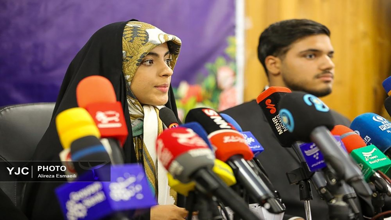 نشست خبری دانش آموزان در روز ملی مبارزه با استکبار جهانی