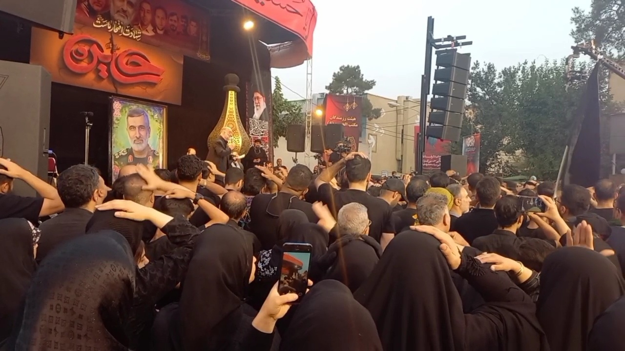 اجتماع عظیم حسینی مردم در شام غریبان سیدالشهدا+ فیلم