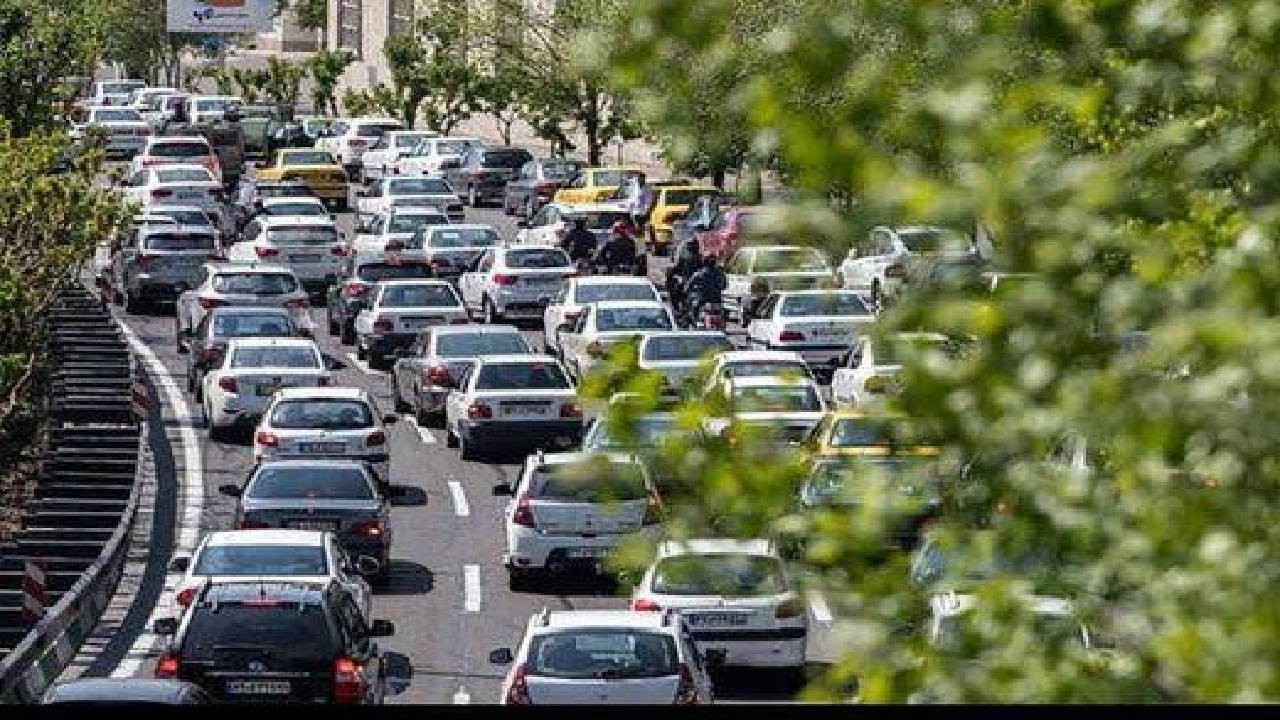 ترافیک نیمهسنگین در ۴ محور مواصلاتی تهران و البرز