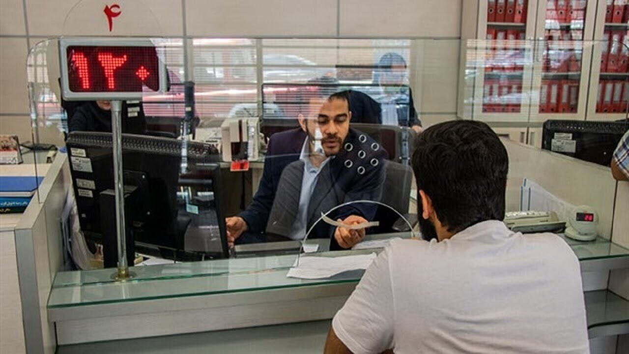 بخشودگی جرائم دیرکرد وامهای ازدواج و فرزندآوری/ در پول رسانی و توزیع پول هیچ مشکلی وجود ندارد+ فیلم