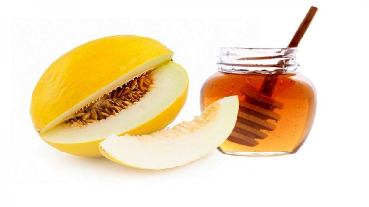 واکنش متخصص طب سنتی به چالش خوردن ترکیب خربزه و عسل در فضای مجازی + فیلم