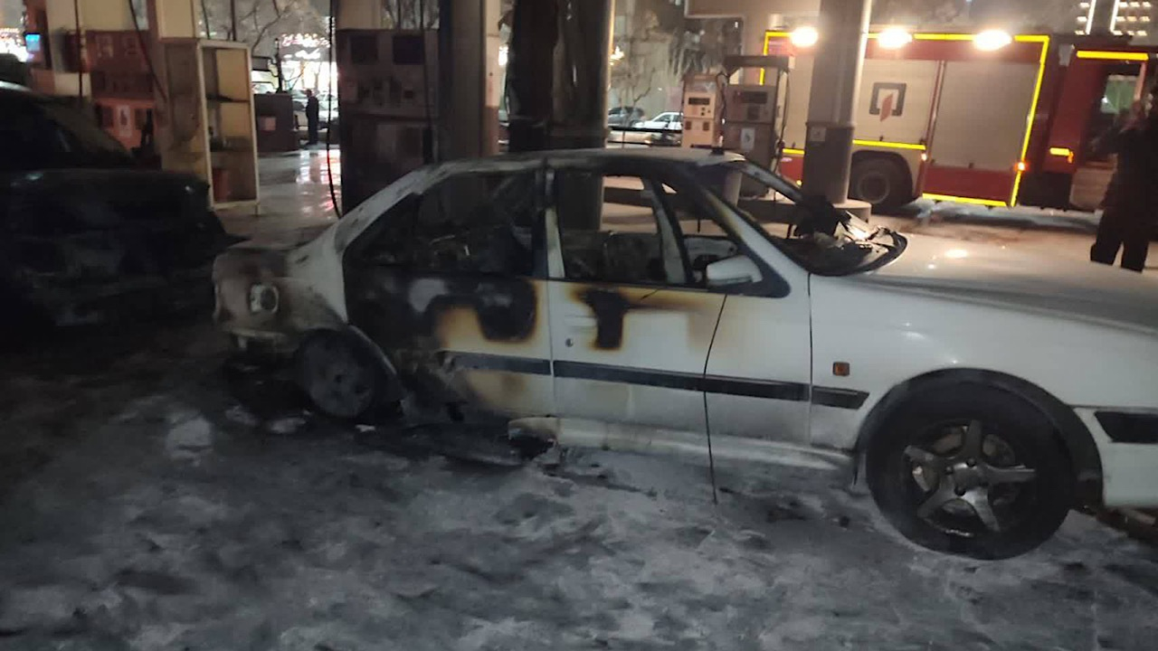 اطفای حریق در پمپ بنزین شهر ری/ آتشسوزی عمدی نبود