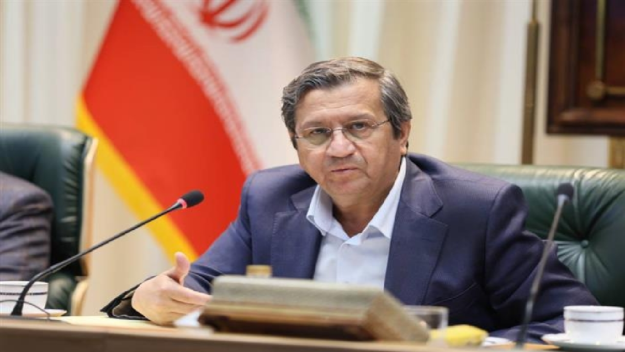 همتی: حمایت از تولید بدون افزایش پایه پولی دنبال میشود