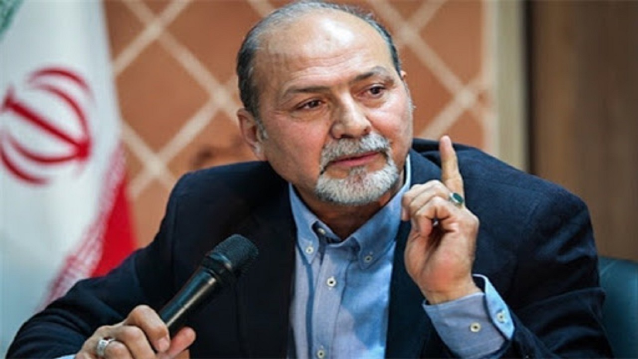 سرمربی تیم ملی فوتبال توهم دشمن تراشی دارد/ اهانت به مردم ایران اقدام زشتی است