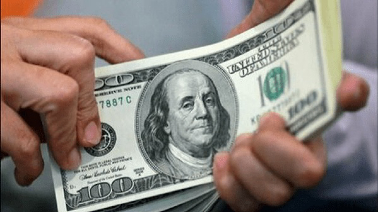 بانک مرکزی دلارهای گردشگران خارجی را میخرد
