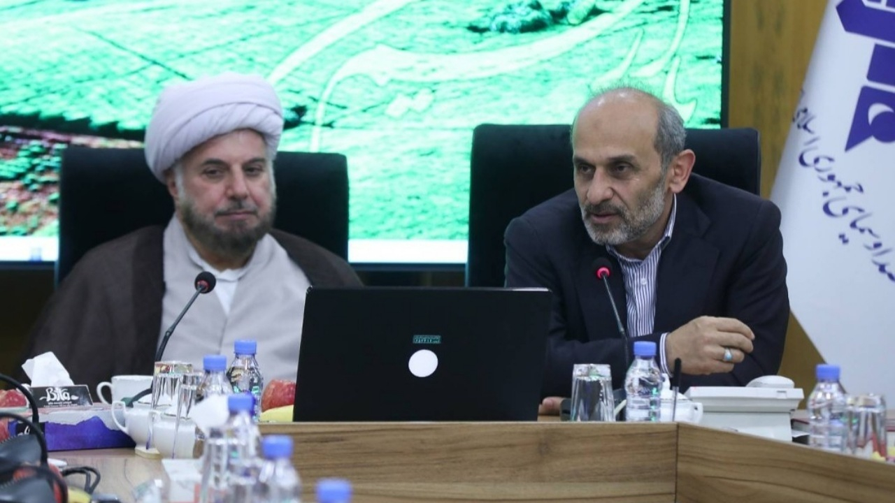 رشد ۳۰ درصدی کمک‌های مردمی با هم‌یاری صداوسیما/ اهدای نشان «والی مهر» به رئیس رسانه ملی