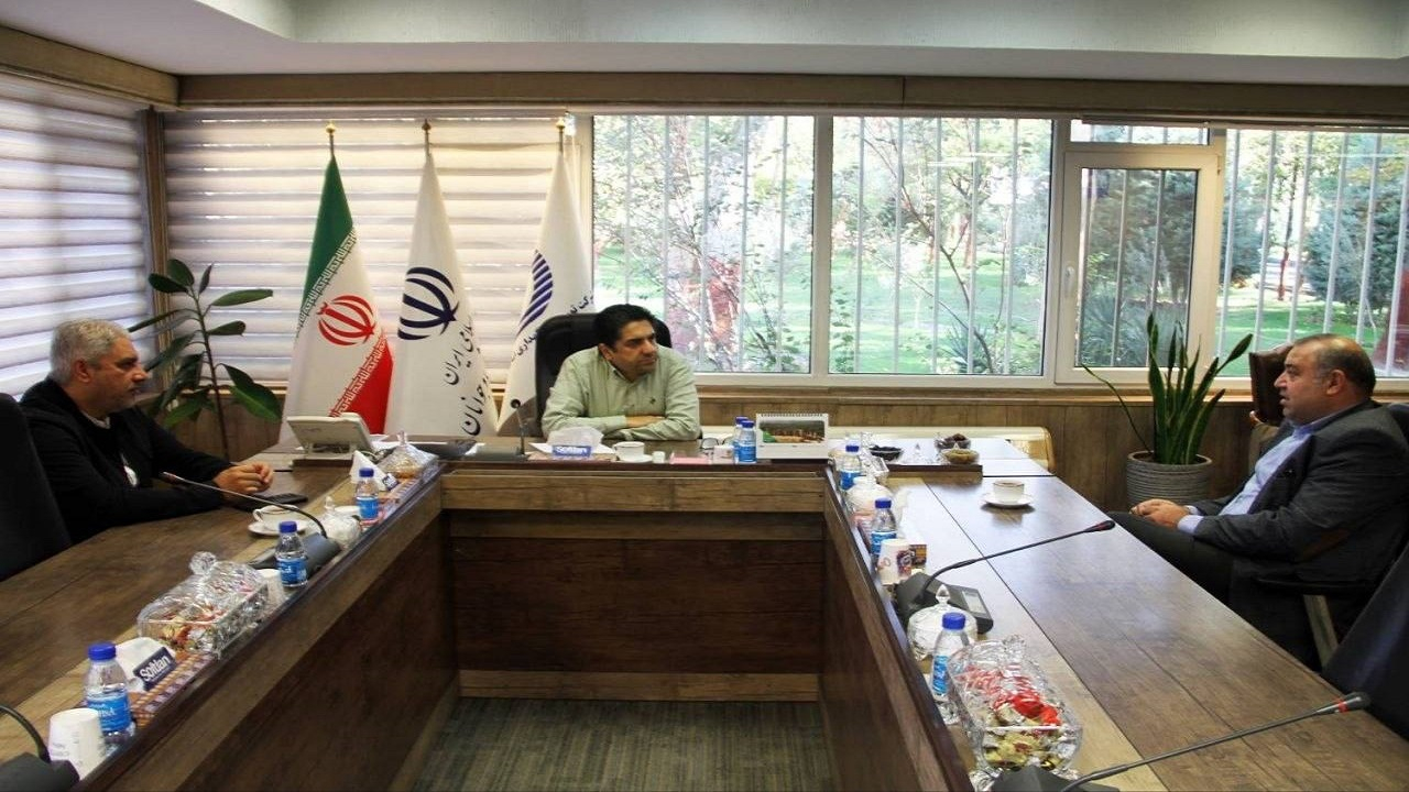 دیدار رئیس فدراسیون نابینایان با ثابت قدم با محوریت توسعه زیرساخت ها