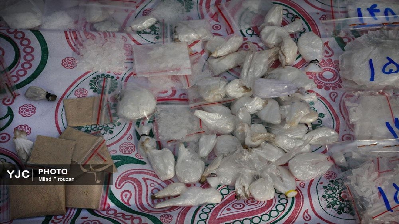 کشف بیش از ۹۳۹ کیلوگرم انواع مواد مخدر قبل از ترانزیت از مرز‌های هوایی