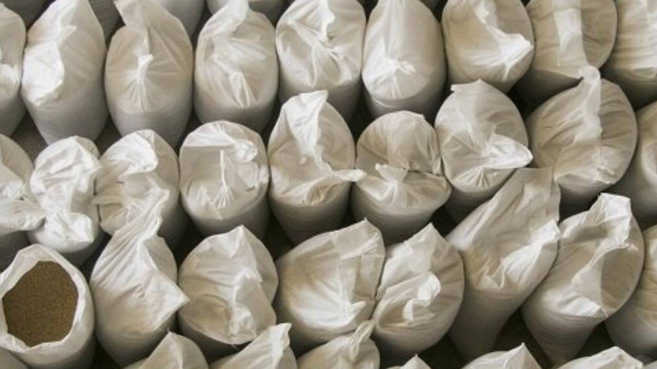 کشف ۷۹۰ تن نهاد‌های دامی و مواد نگهدارنده غذایی احتکاری و قاچاق