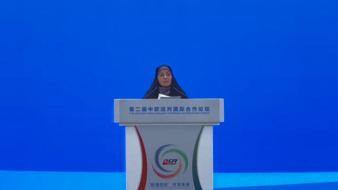 وزیر راه و شهرسازی: راهگذر ریل جنوبِ جاده ابریشم تکمیل میشود