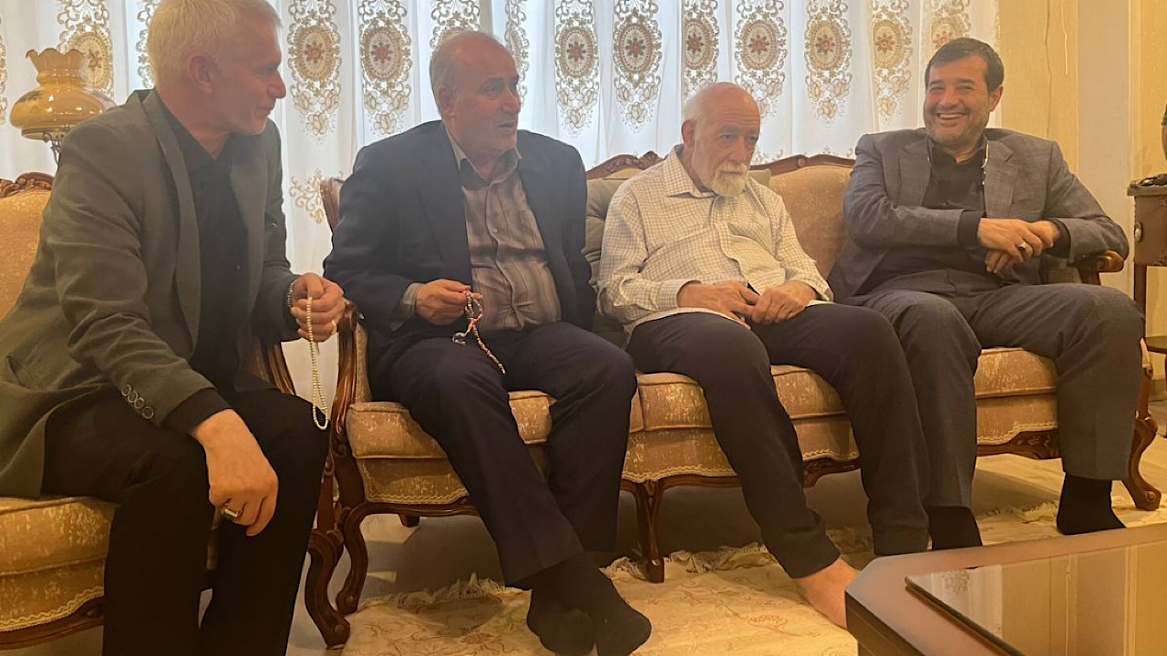 عیادت وزیر ورزش و جوانان از اردشیر لارودی