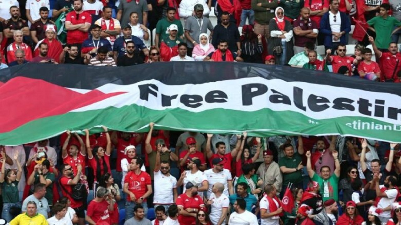 هنرپیشه آمریکایی هنگام دریافت جایزه اِمی فریاد «آزادی فلسطین» سر داد
