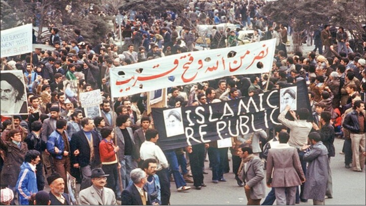 نسبت کرامت با آزادی در شعارهای انقلاب ۵۷/ «آزادی» تنها یک حق سیاسی نیست