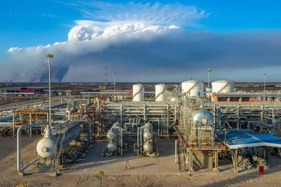 میدان مشترک نفتی آزادگان در آستانه توقف کامل/ شرکتهای تخصصی برای توسعه آزادگان پای کار بیایند