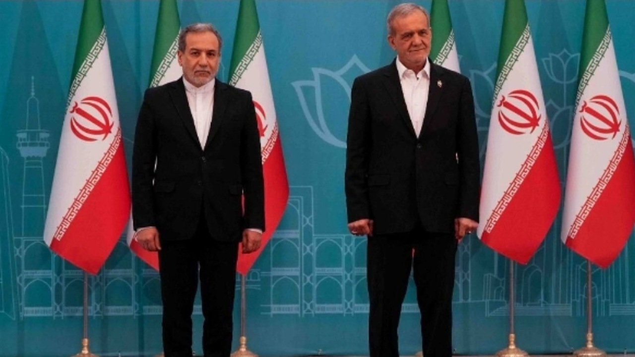 پیام قدردانی عراقچی از رئیسجمهور در پی انتخاب وزارت خارجه بهعنوان «دستگاه برگزیده»