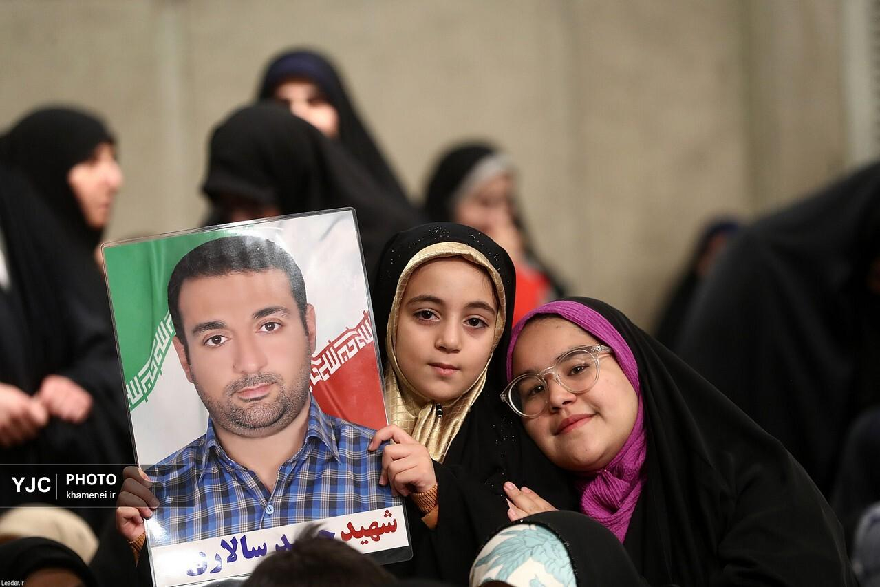 دیدار هزاران نفر از اقشار مختلف مردم با رهبر معظم انقلاب اسلامی