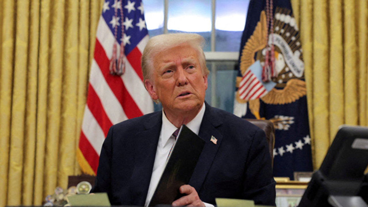 طعنه ترامپ به زلنسکی: می‌تواند با تمام توان به جنگیدن ادامه دهد