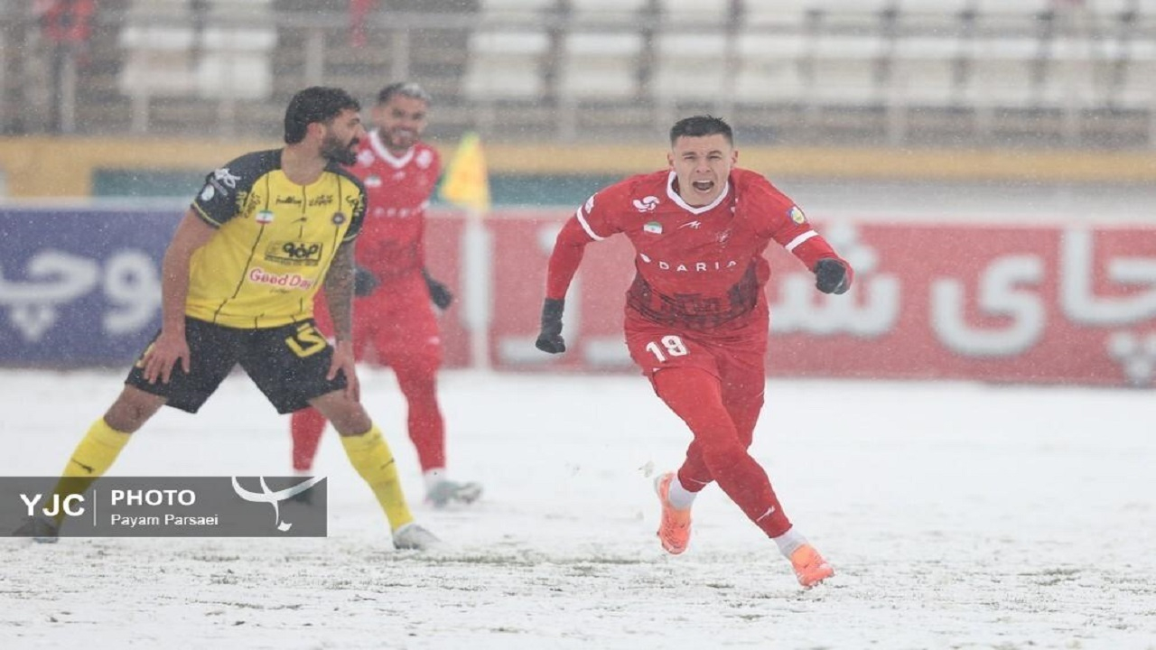 ۲ بازیکن ازبکی پرسپولیس به بازی با چادرملو می‌رسند