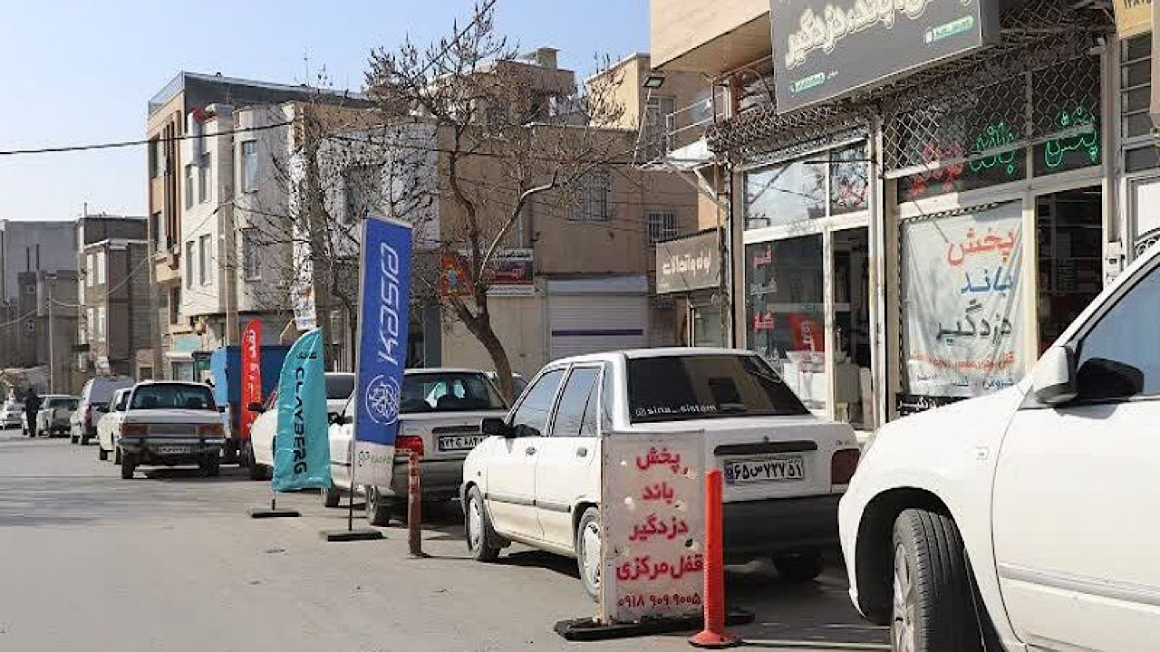 راهور فراجا از امکان ثبت گزارش سدمعبر خودروها در سامانه «پلیس من» خبر داد