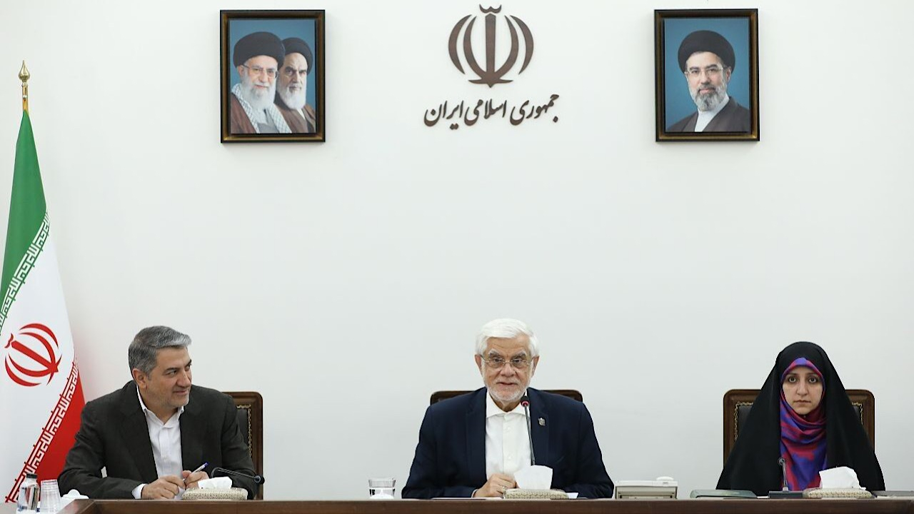 عارف: از مشارکت زنان در دولت بسیار راضی هستیم