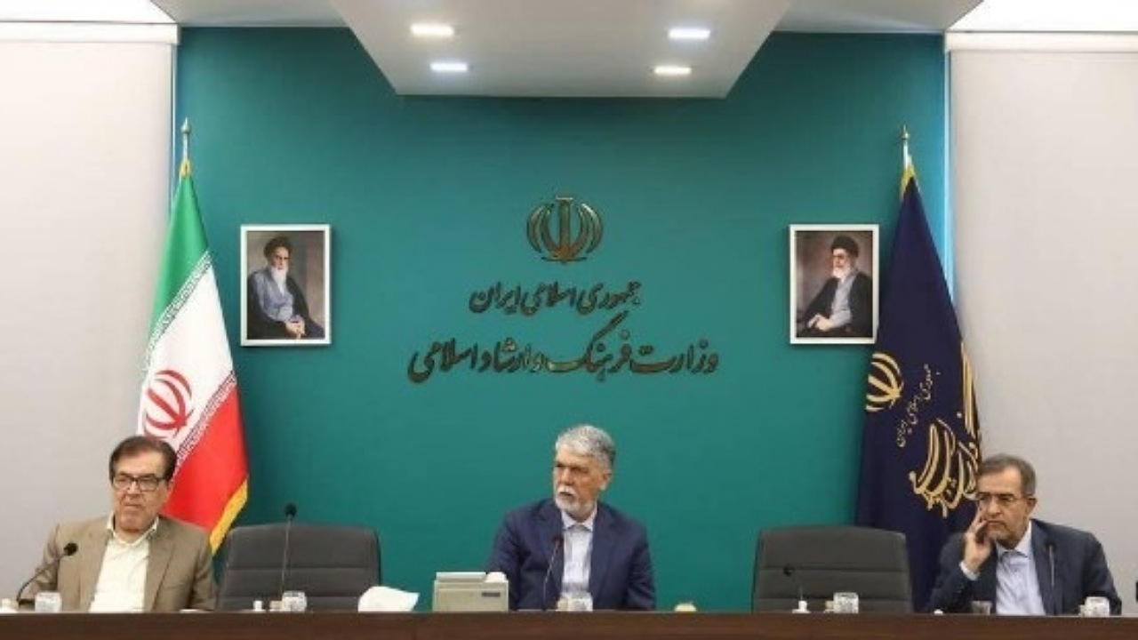 فرصت‌های هنری و اقتصادی قابل توجهی در هنر‌های تجسمی وجود دارد