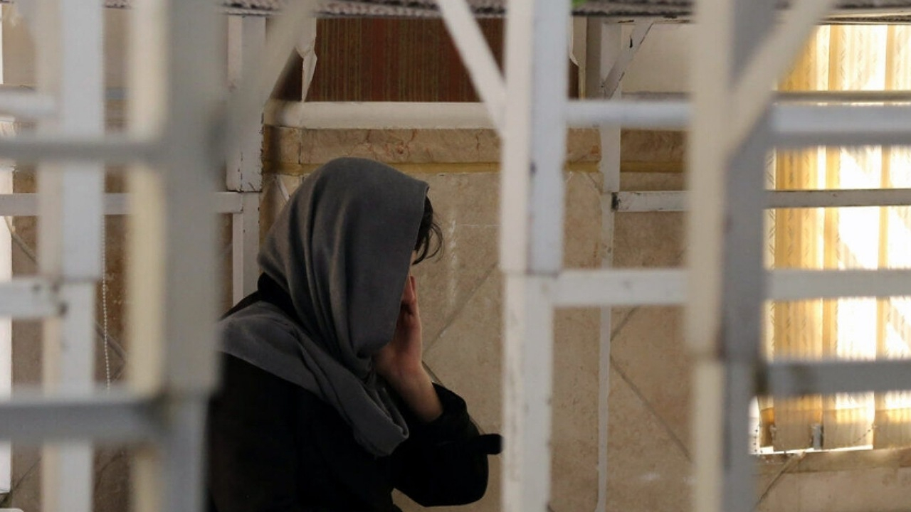 زنان در معرض ۱۲۰ نوع آسیب اجتماعی/ ۶ میلیون زن در کشور سرپرست خانوار هستند