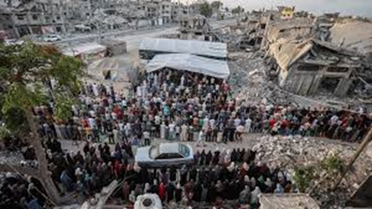 آوارگان فلسطینی نماز عید قربان را در چادر‌ها اقامه کردند + فیلم