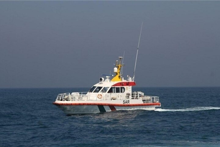 ۵ خدمه یک شناور در مسیر «دوبی» - «دیر» از خطر غرق شدن نجات یافتند