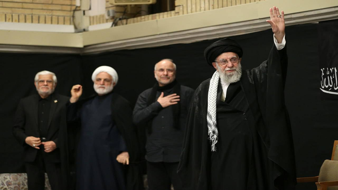 واکنش چهرهها به حضور رهبرانقلاب در حسینیه امام خمینی (ره)