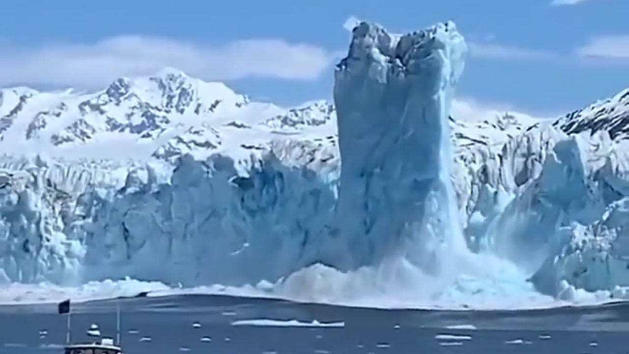 یخچالی ۶۱ متری به هوا پرتاب شد! + فیلم