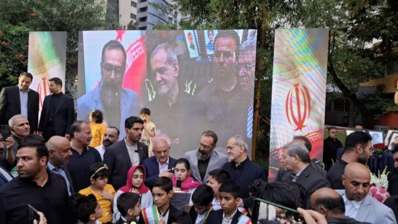 حضور پزشکیان در آیین گرامیداشت یاد شهدای خردسال تجاوز رژیم صهیونیستی