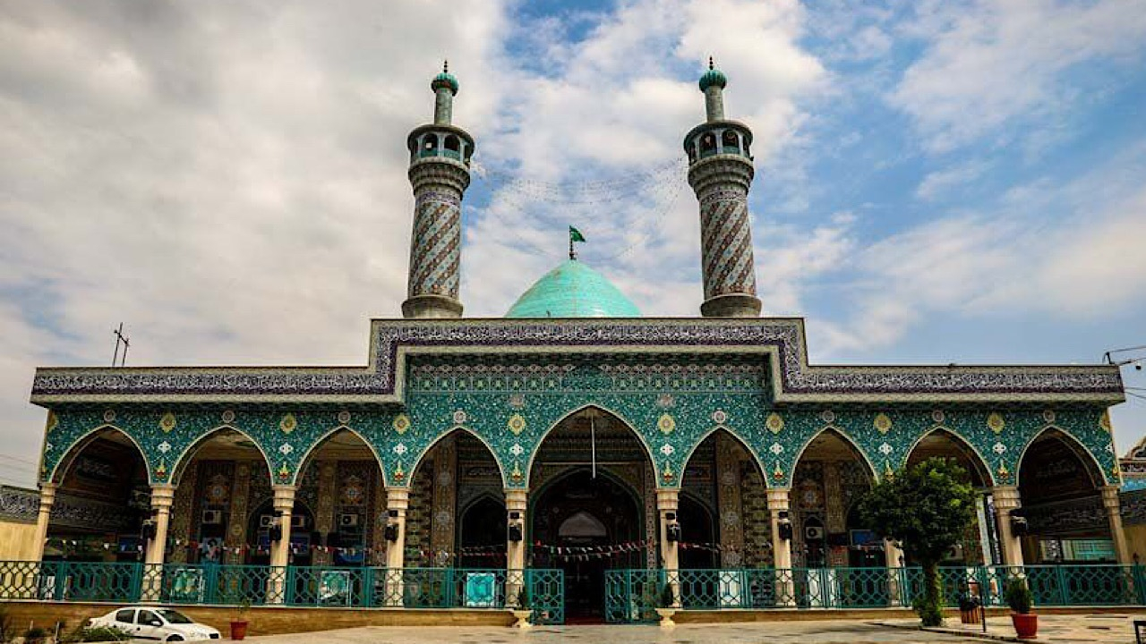 بقاع متبرکه، کانونهای احیای معروف در جامعه اسلامی هستند