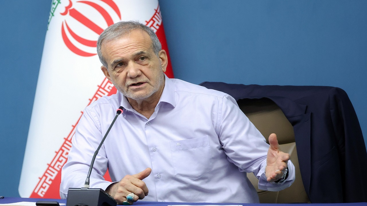 پزشکیان: در مذاکرات از اصول خود عقبنشینی نمیکنیم