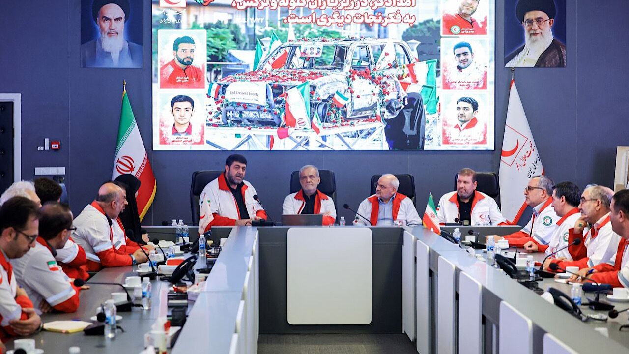 رئیس جمهور خواستار عبور از جناحبندیهای سیاسی شد
